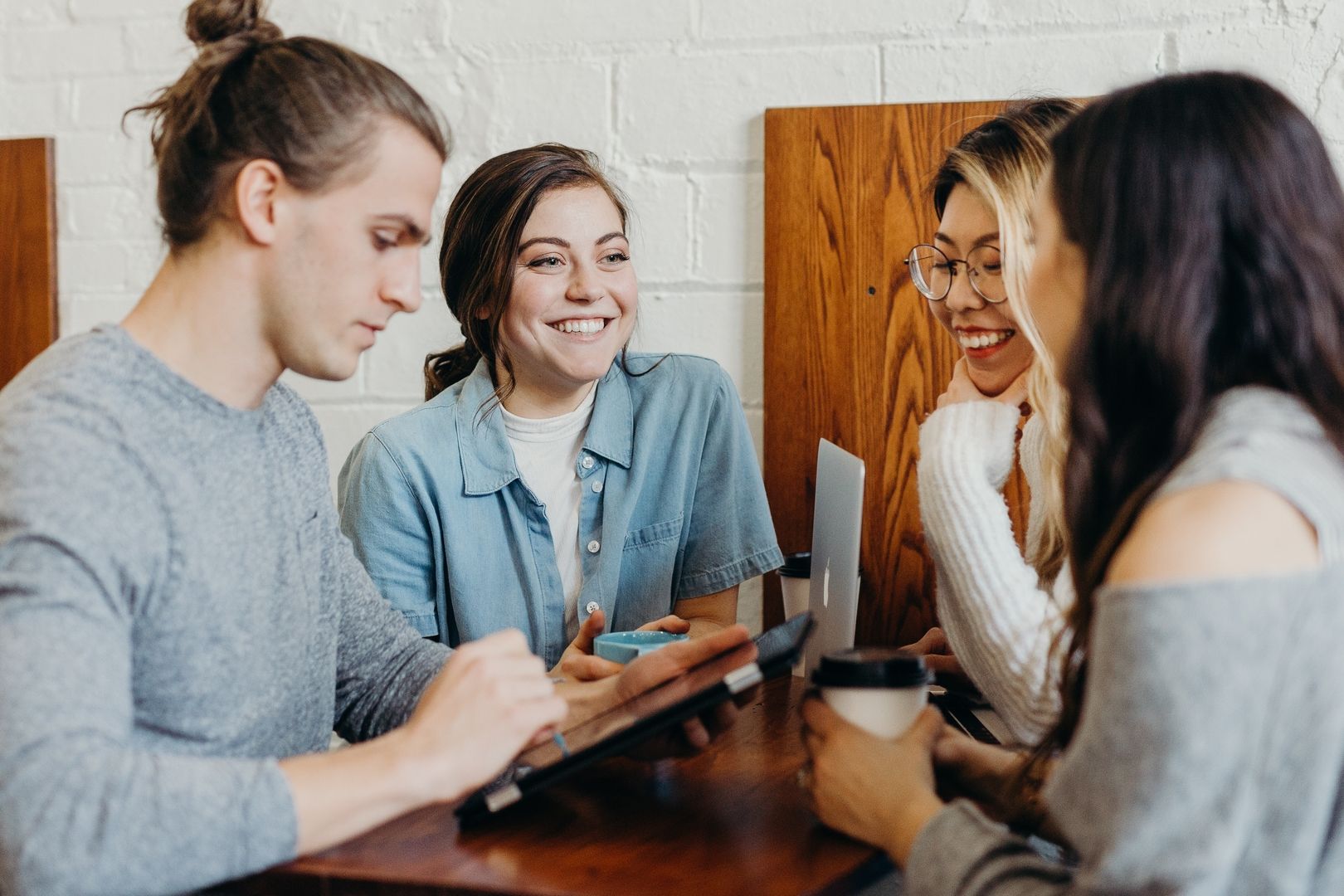 Freunde in einem Café